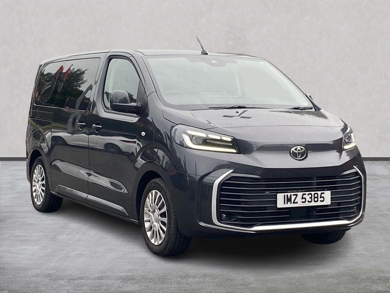 TOYOTA PROACE VERSO ELECTRIC ESTATE 75Kwh Icon Medium Mpv 5Dr Electric Auto Mwb (136 Ps)