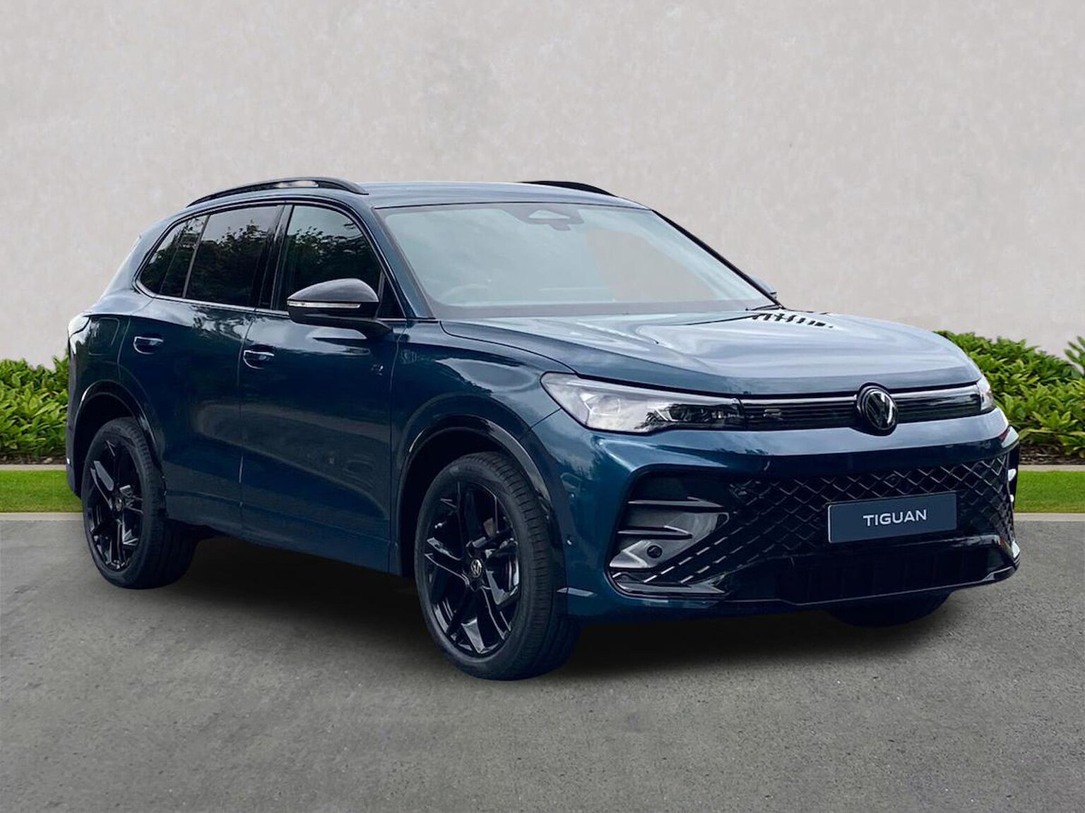 VOLKSWAGEN TIGUAN ESTATE 1.5 Etsi 150 Black Edition 5Dr Dsg