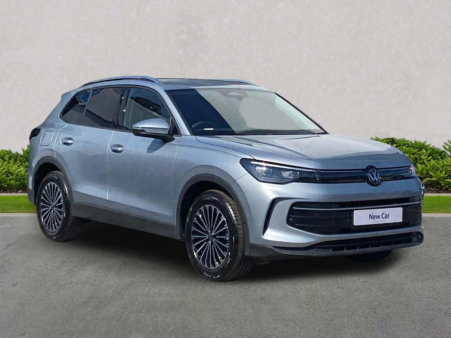 VOLKSWAGEN TIGUAN ESTATE 1.5 Etsi Match 5Dr Dsg