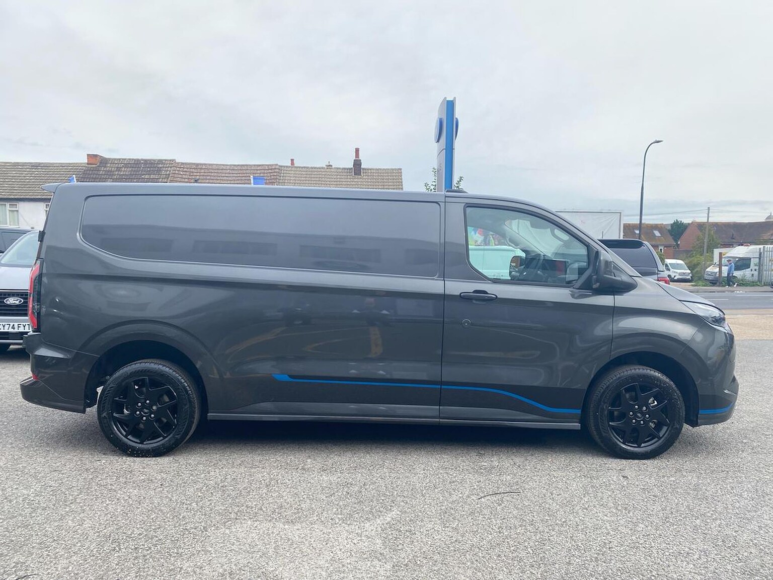 FORD E-TRANSIT CUSTOM 340 L2 ELECTRIC RWD 340 65Kwh Sport Panel Van 5Dr Electric Auto L2 H1 (218 Ps)