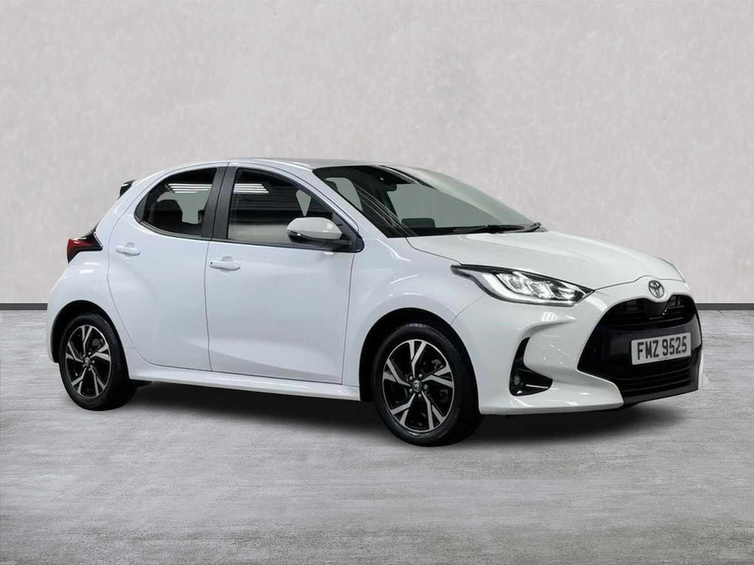 2024 TOYOTA YARIS HATCHBACK 2024 1.5 VVT H DESIGN HATCHBACK 5DR PETROL HYBRID E CVT... photo