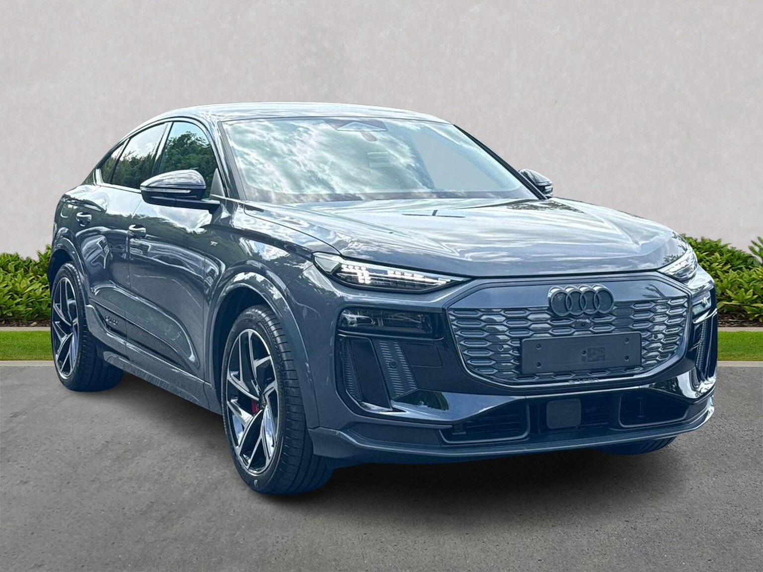 AUDI Q6 E-TRON ESTATE 185Kw 83Kwh Black Edition 5Dr Auto