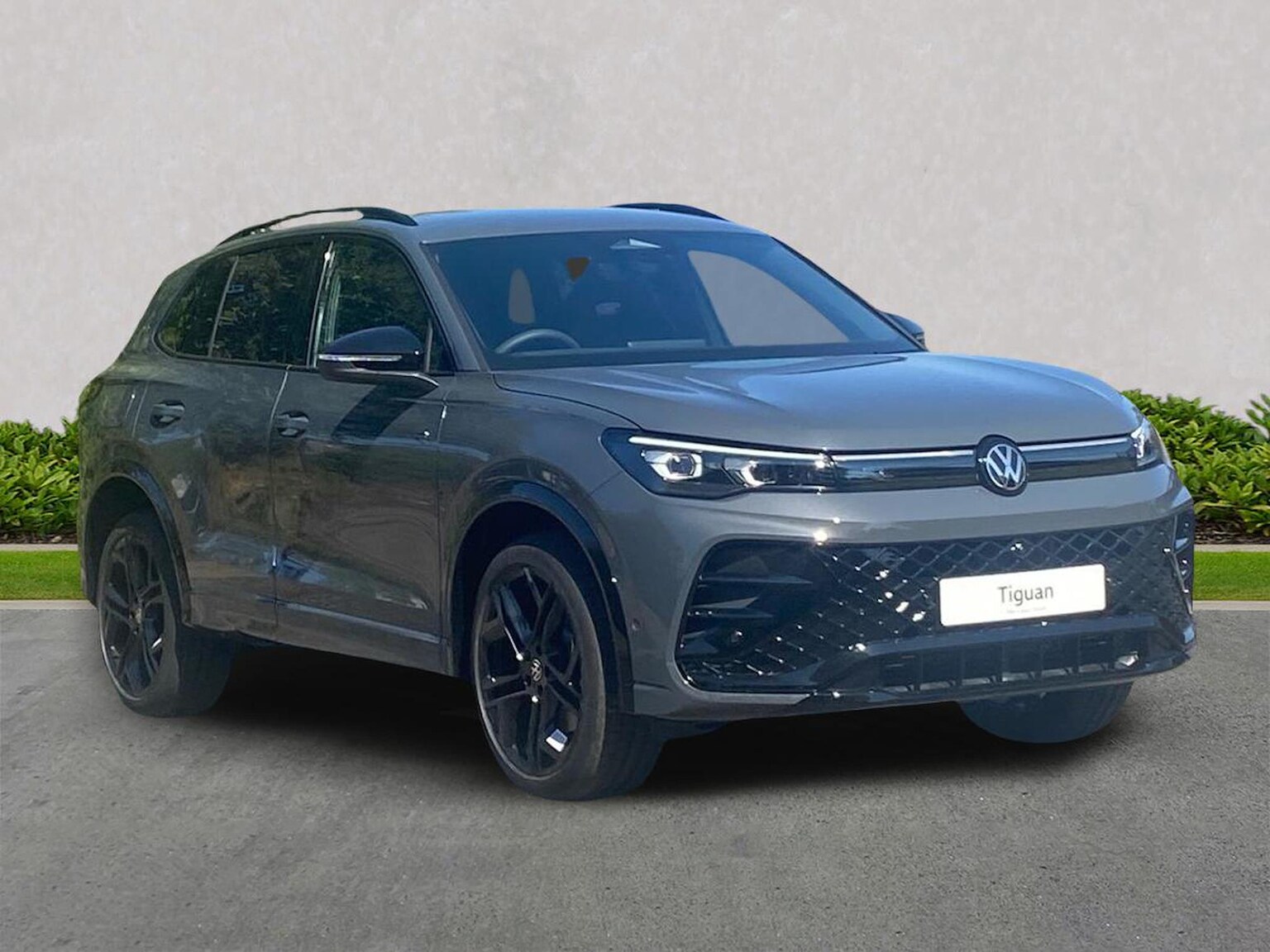 VOLKSWAGEN TIGUAN ESTATE 2.0 Tsi 265 4Motion Black Edition 5Dr Dsg