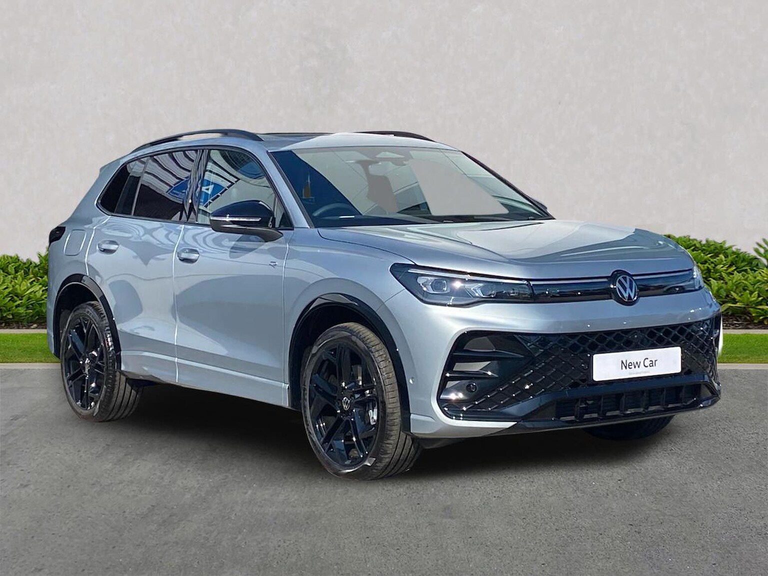 VOLKSWAGEN TIGUAN ESTATE 2.0 Tsi 204 4Motion Black Edition 5Dr Dsg