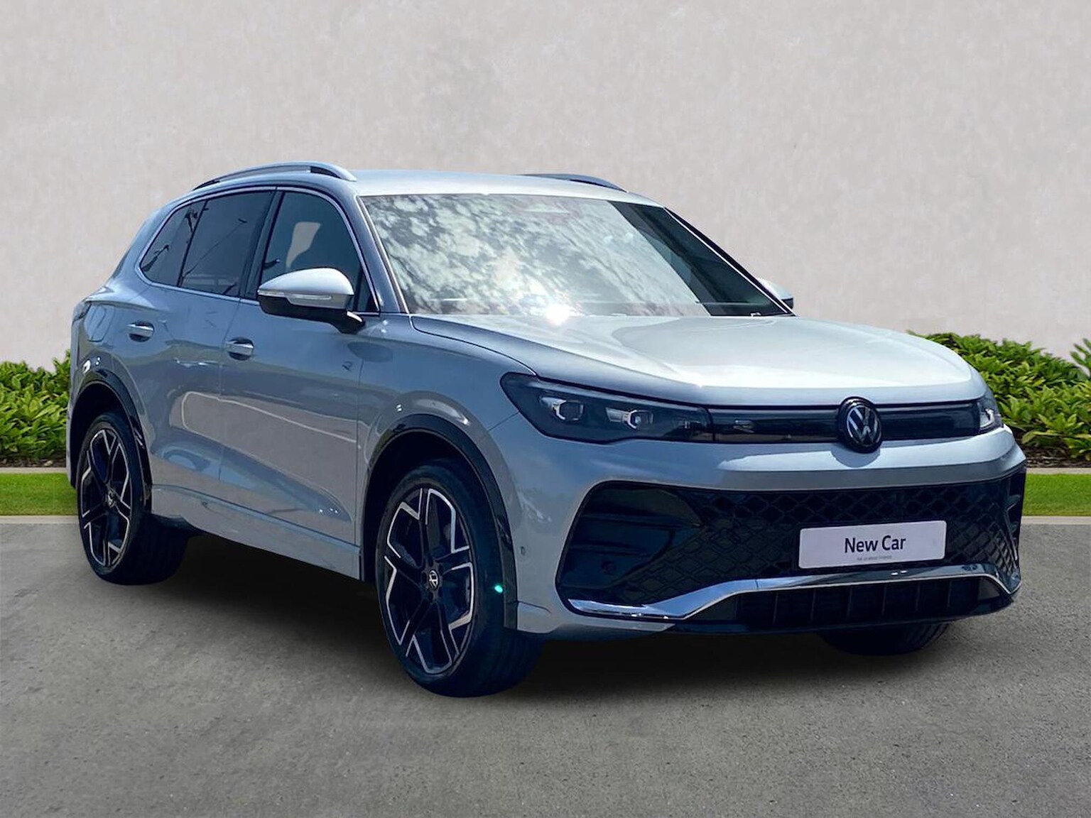 VOLKSWAGEN TIGUAN DIESEL ESTATE 2.0 Tdi R-Line 5Dr Dsg