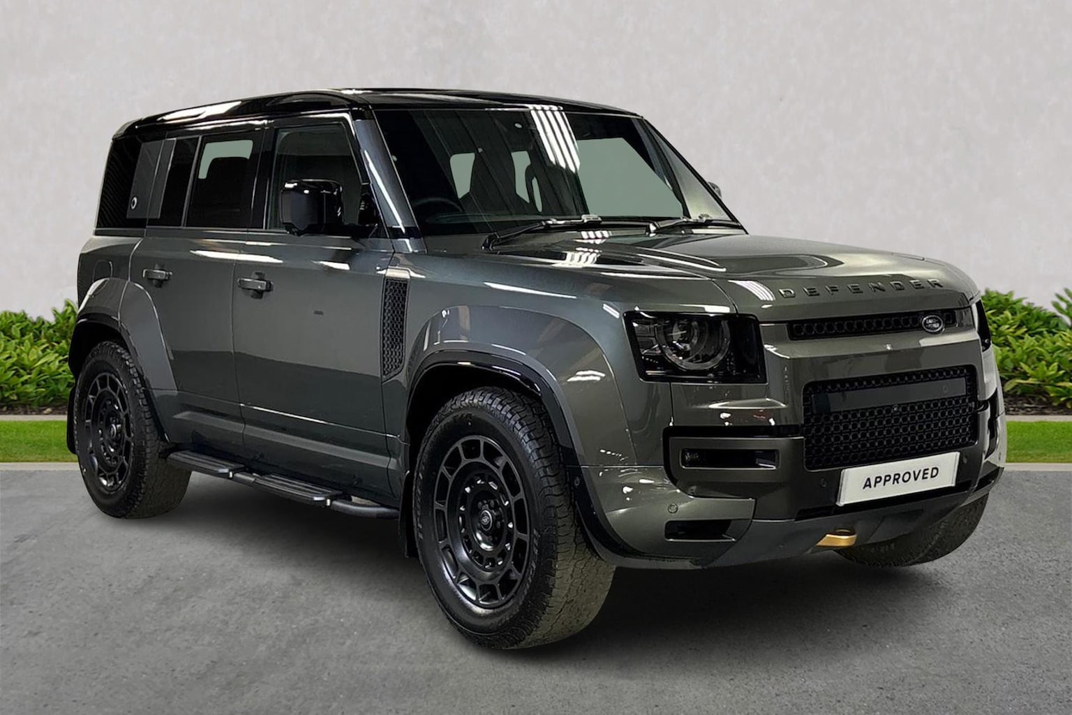 2025 LAND ROVER DEFENDER