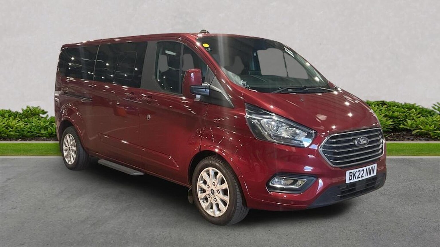 FORD TOURNEO CUSTOM L2 DIESEL FWD 2.0 Ecoblue 130Ps L/R 8 Seater Titanium Auto