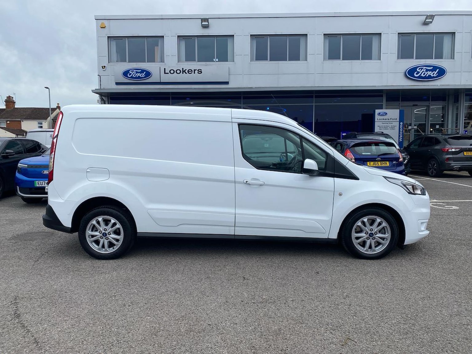 FORD TRANSIT CONNECT 250 L2 DIESEL 1.5 250 EcoBlue Limited Panel Van 5dr Diesel Auto L2 Euro 6 (s/s) (120 ps)