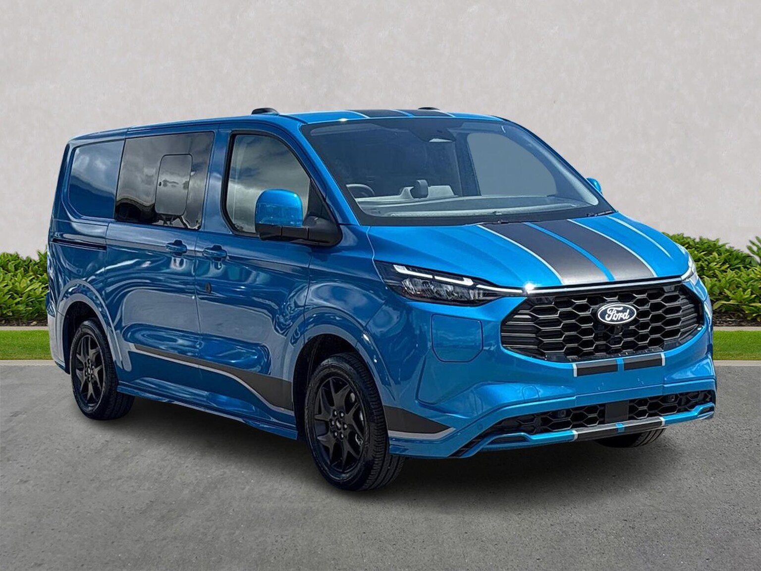 FORD TRANSIT CUSTOM 320 L1 PETROL FWD 2.5 Phev 232Ps H1 Double Cab Van Sport Auto