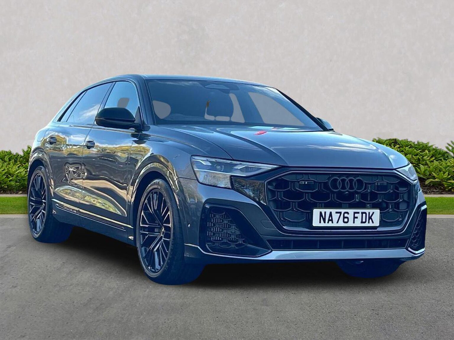 AUDI Q8 ESTATE 3.0 e-Hybrid Qtro 394 Black Ed 5dr Tiptronic Tech (05/2026  >)