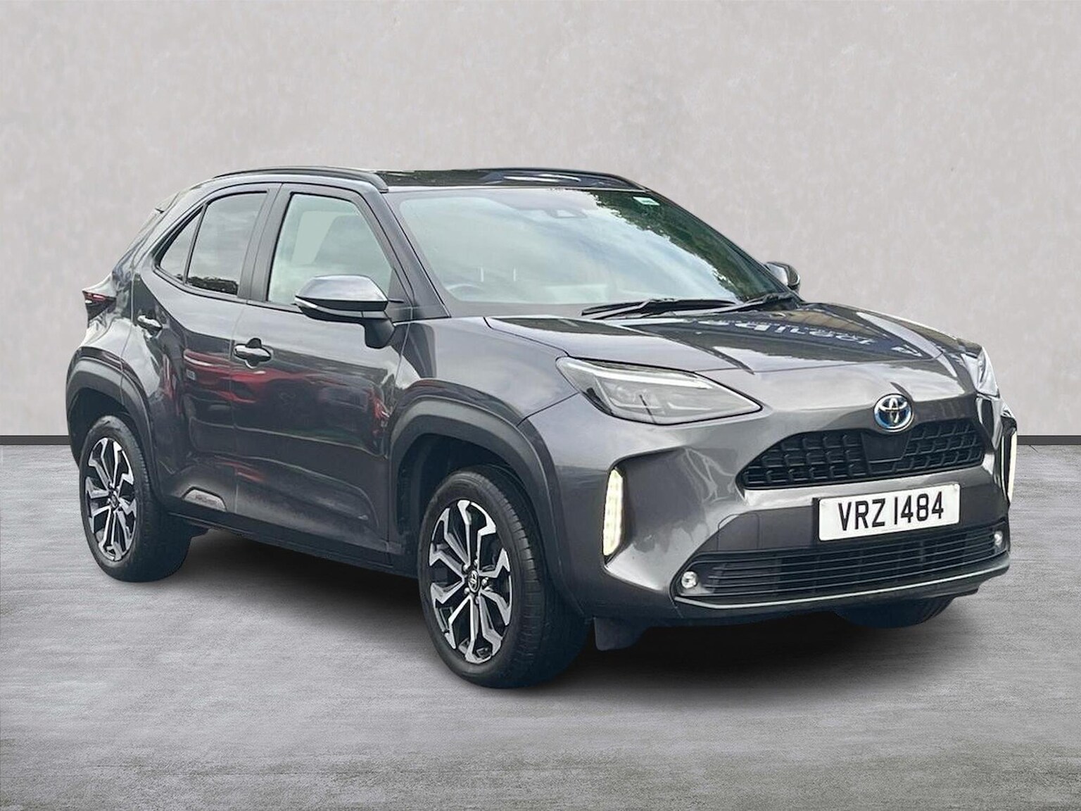 TOYOTA YARIS CROSS ESTATE 1.5 Hybrid Design 5Dr Cvt