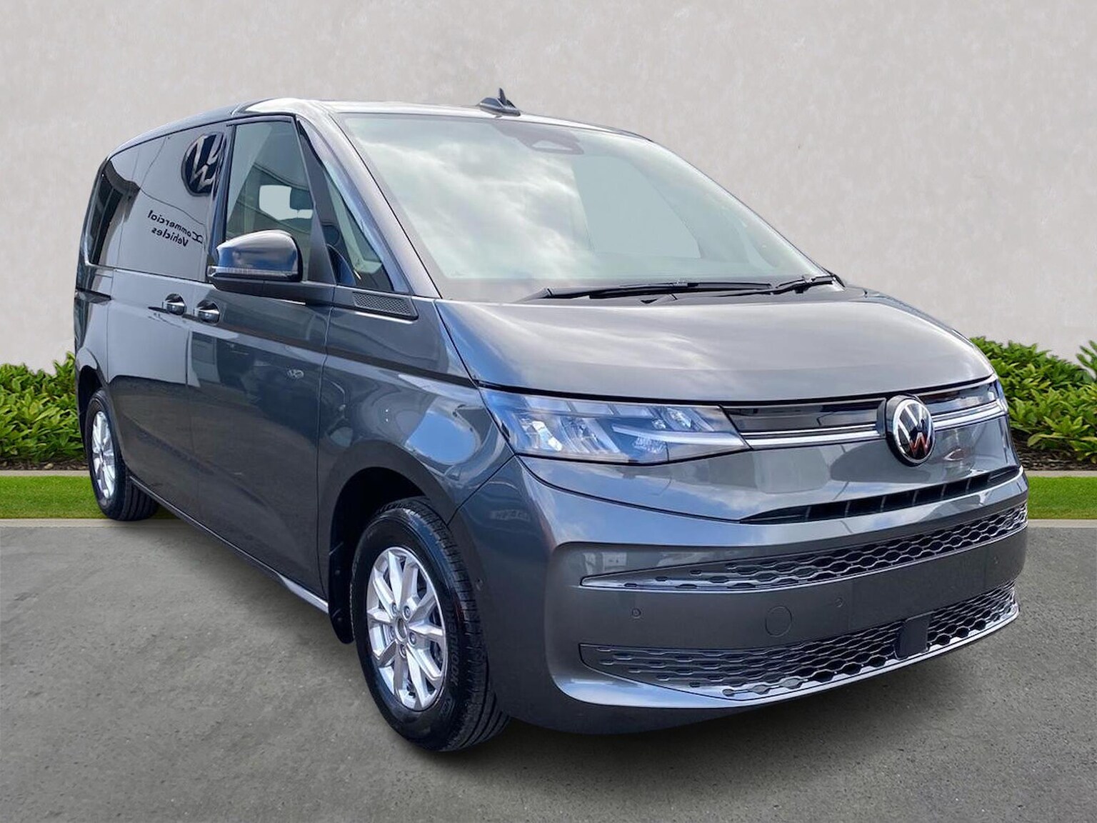 VOLKSWAGEN MULTIVAN DIESEL ESTATE 2.0 Tdi Life 5Dr Dsg