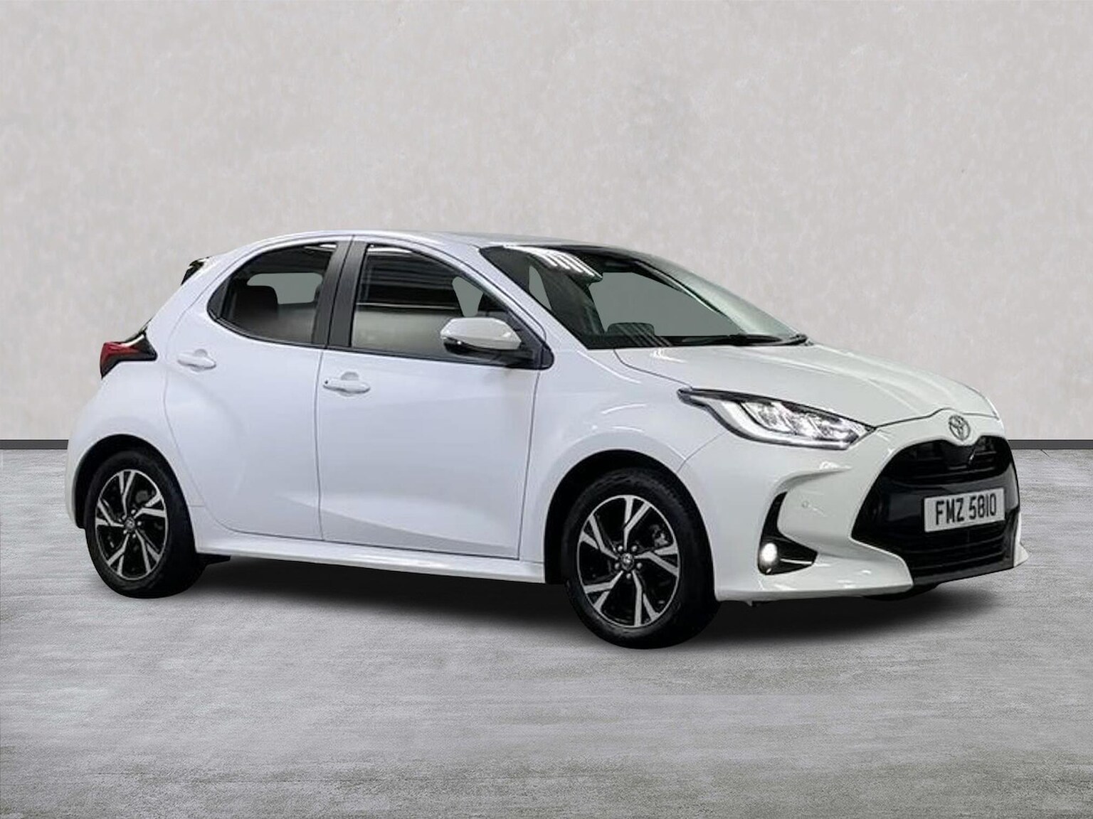 2024 TOYOTA YARIS HATCHBACK 2024 1.5 VVT H DESIGN HATCHBACK 5DR PETROL HYBRID E CVT... photo