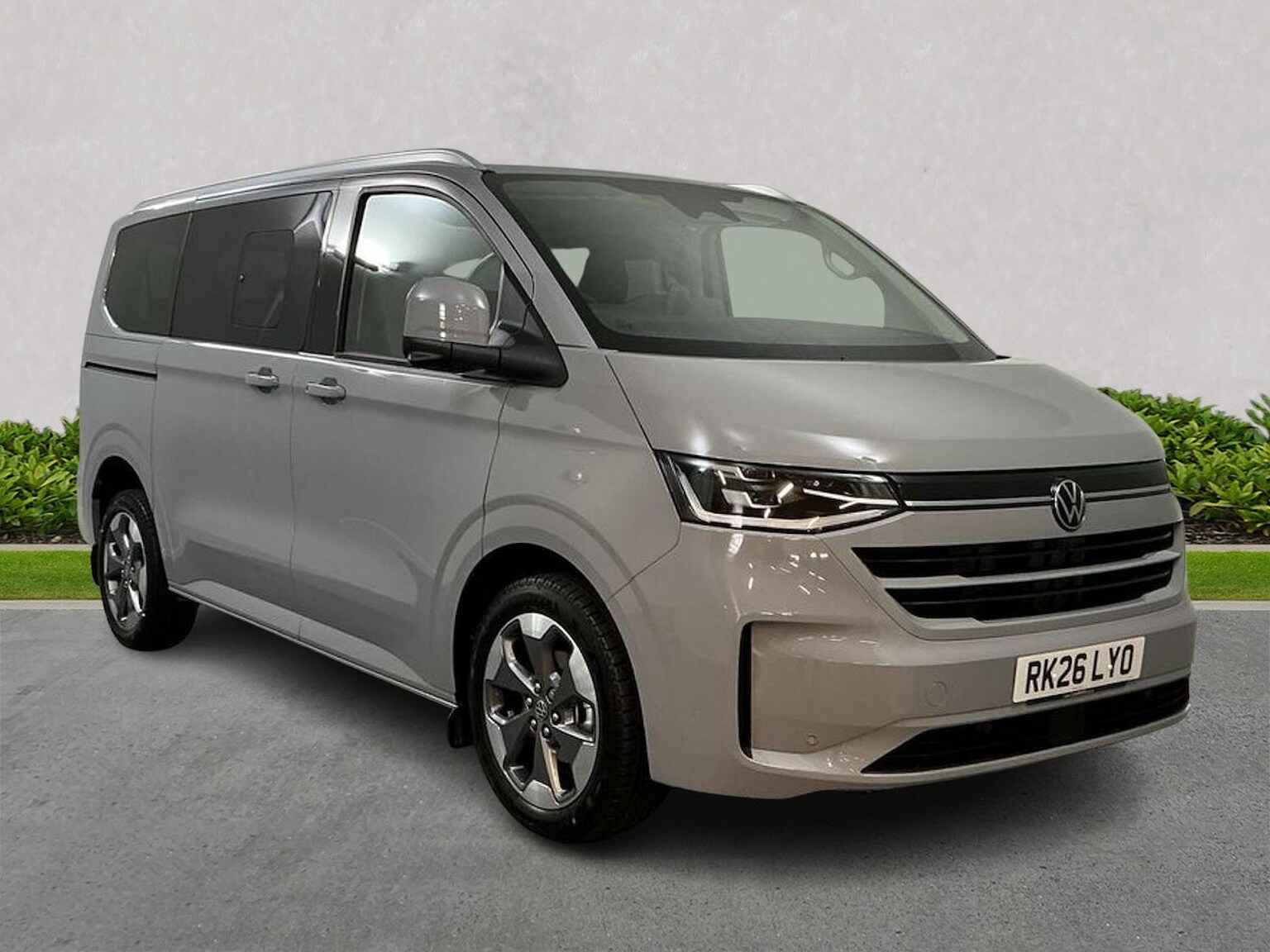 VOLKSWAGEN TRANSPORTER SHUTTLE T32 LWB DIESEL 2.0 Tdi 170Ps Minibus Style Auto
