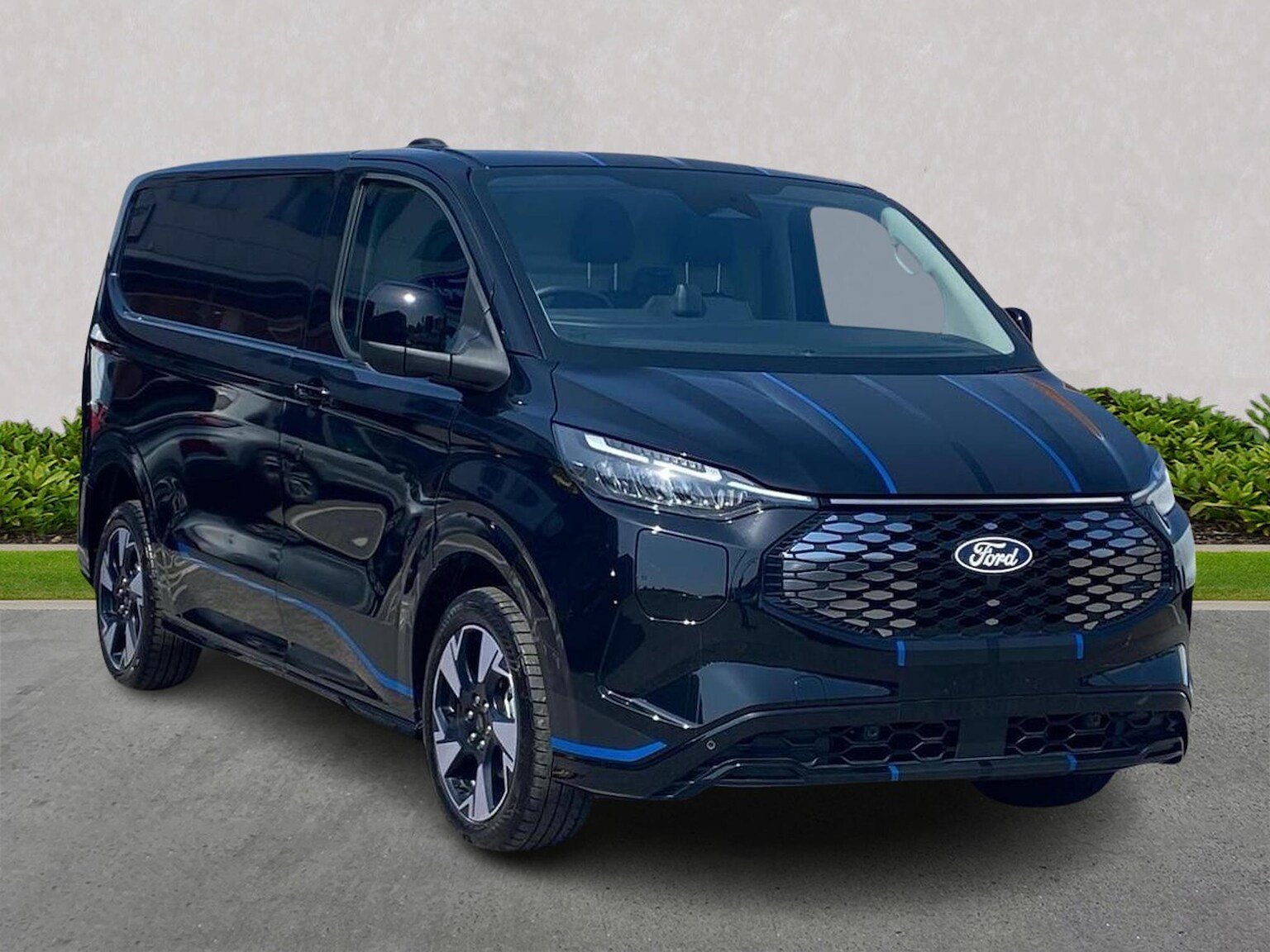 FORD E-TRANSIT CUSTOM 320 L1 ELECTRIC RWD 160Kw 65Kwh H1 Van Sport Auto