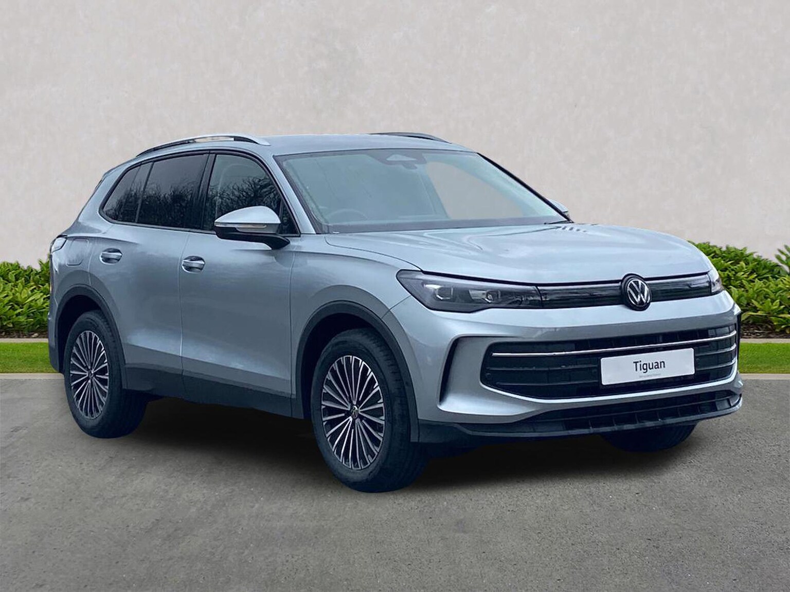 VOLKSWAGEN TIGUAN ESTATE 1.5 Etsi 150 Match 5Dr Dsg [Area View]