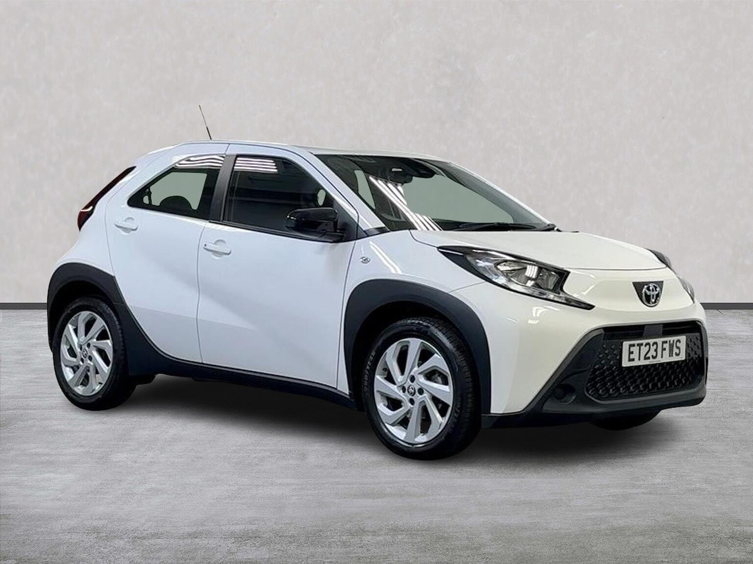 2023 TOYOTA AYGO X HATCHBACK 2023 1.0 VVT I PURE HATCHBACK 5DR PETROL MANUAL EURO 6... photo