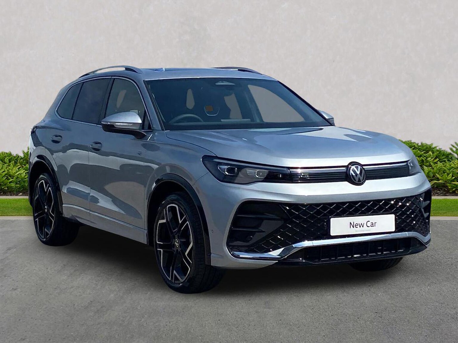 VOLKSWAGEN TIGUAN DIESEL ESTATE 2.0 Tdi R-Line 5Dr Dsg