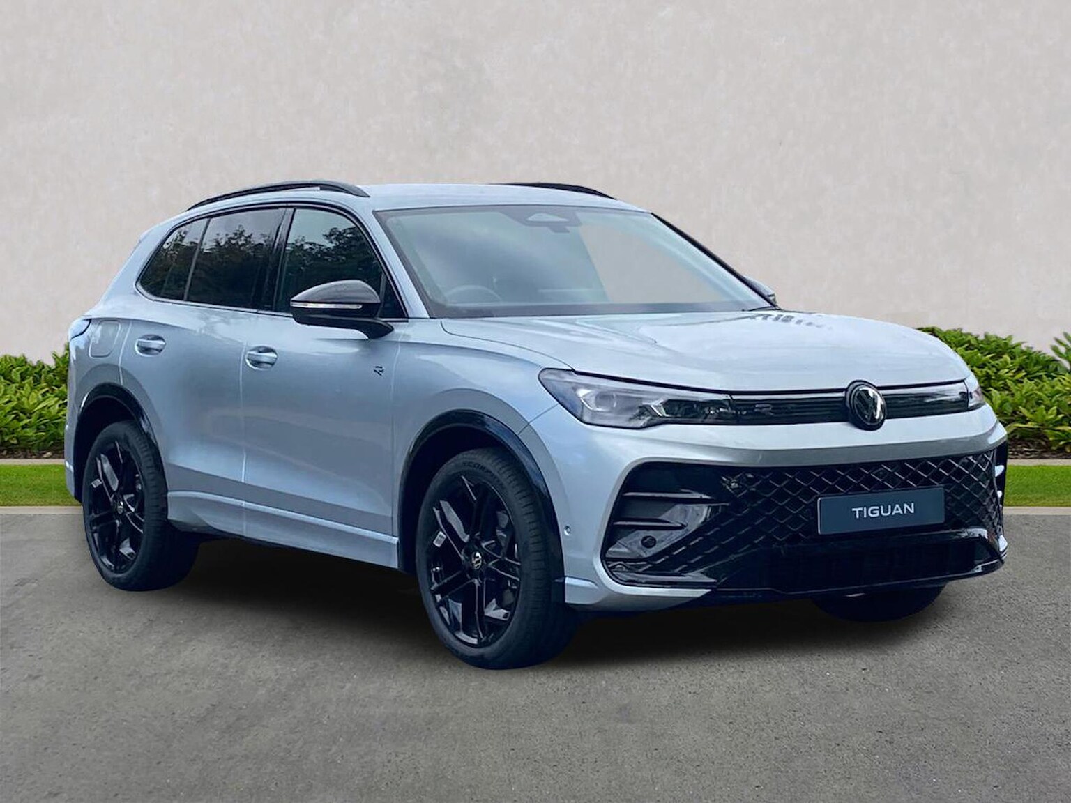 VOLKSWAGEN TIGUAN ESTATE 1.5 Etsi 150 Black Edition 5Dr Dsg