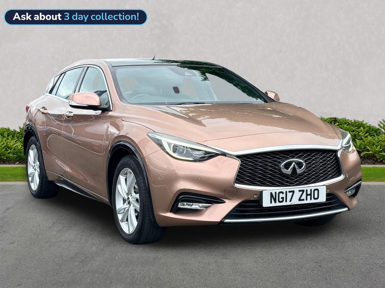 2017 INFINITI Q30