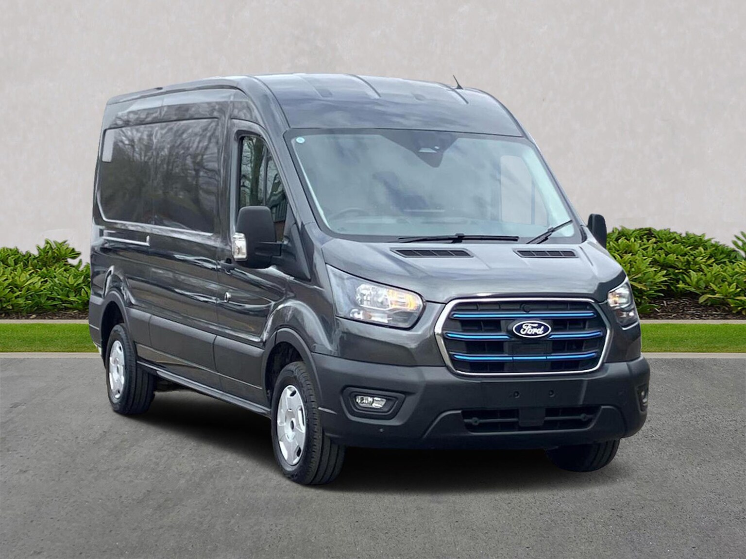 FORD E-TRANSIT 350 L2 RWD 135Kw 68Kwh H2 Trend Van Auto