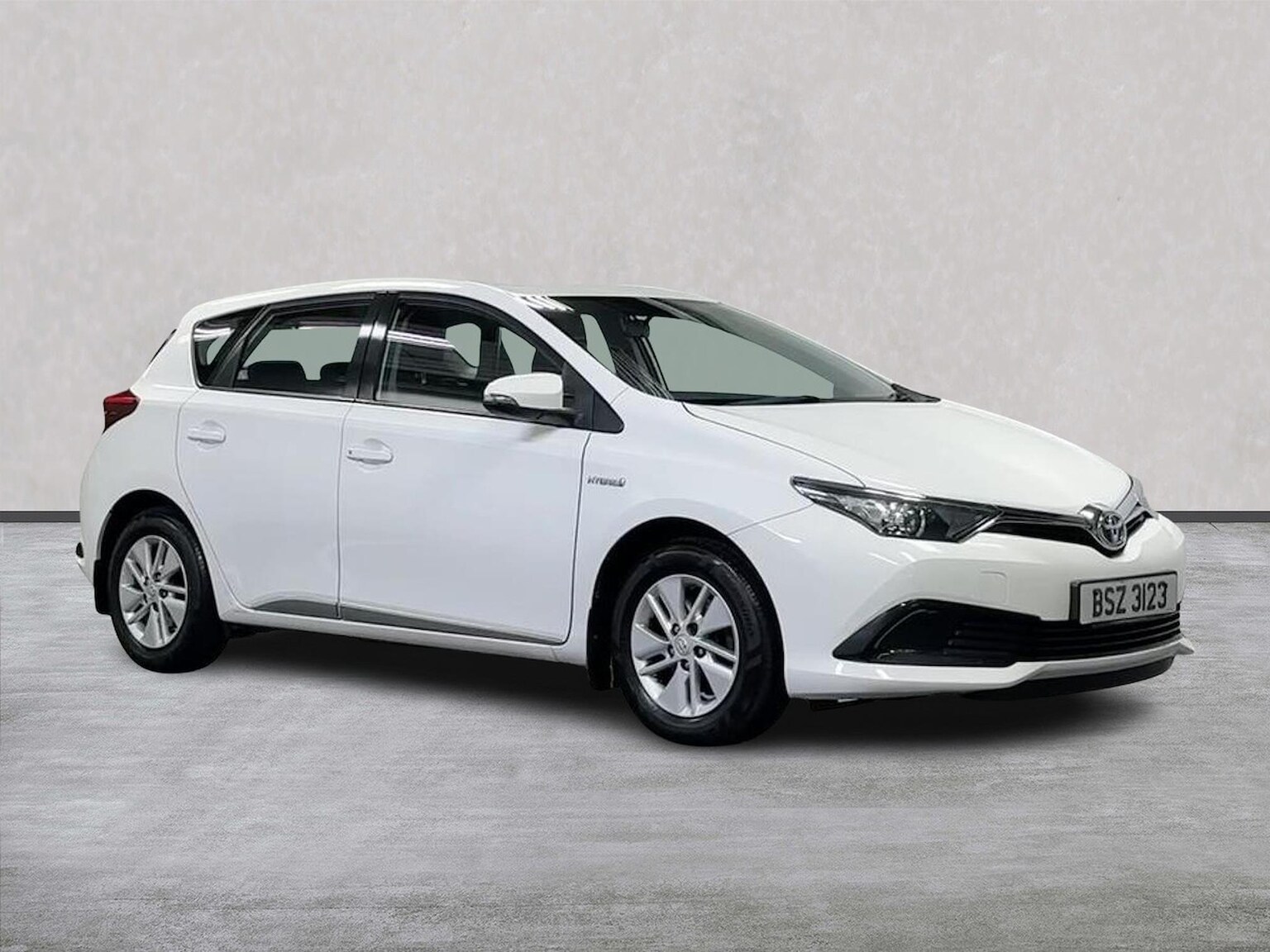 TOYOTA AURIS HATCHBACK 1.8 Hybrid Active 5Dr Cvt