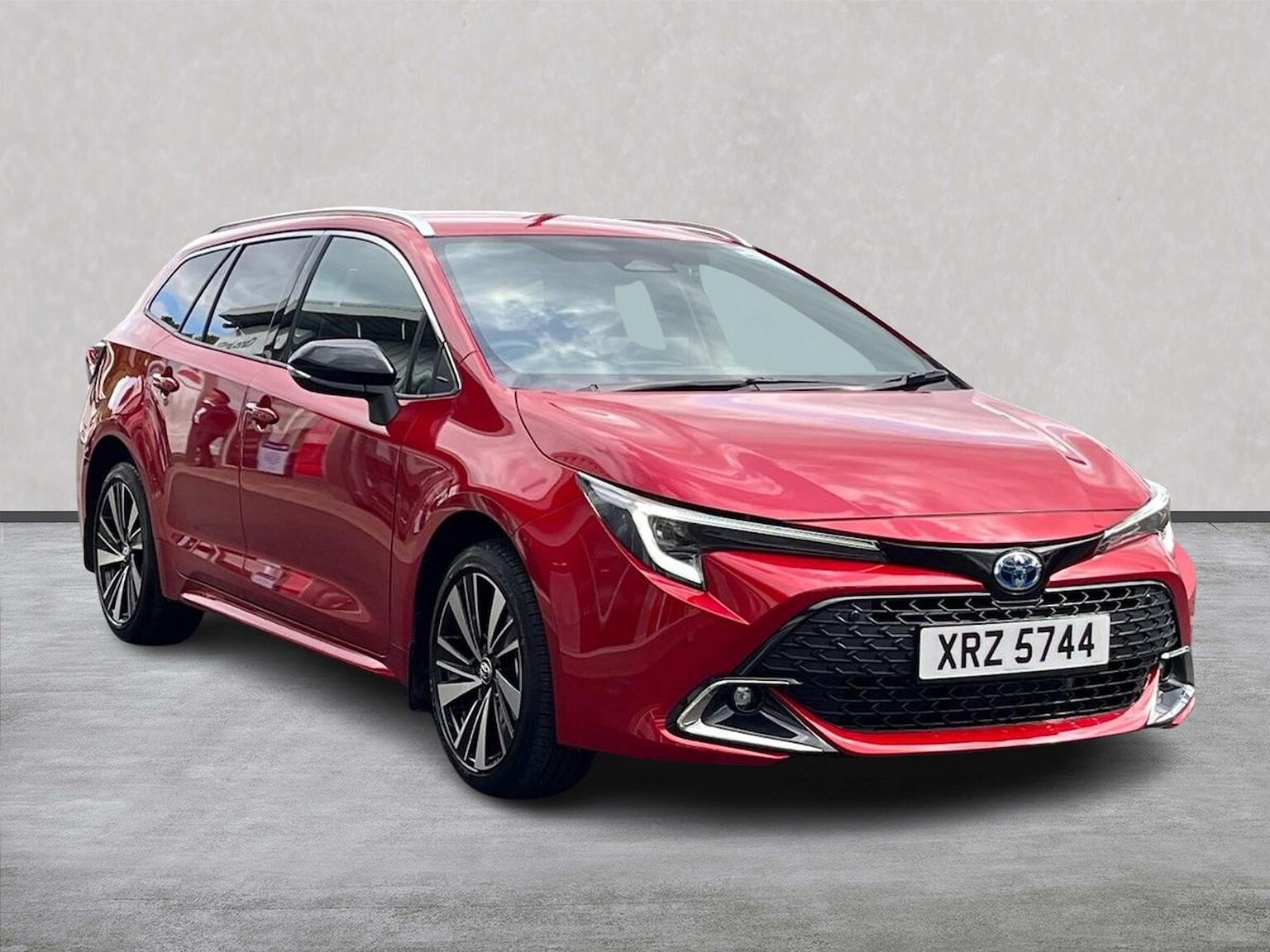 TOYOTA COROLLA TOURING SPORT 1.8 Hybrid Design 5Dr Cvt