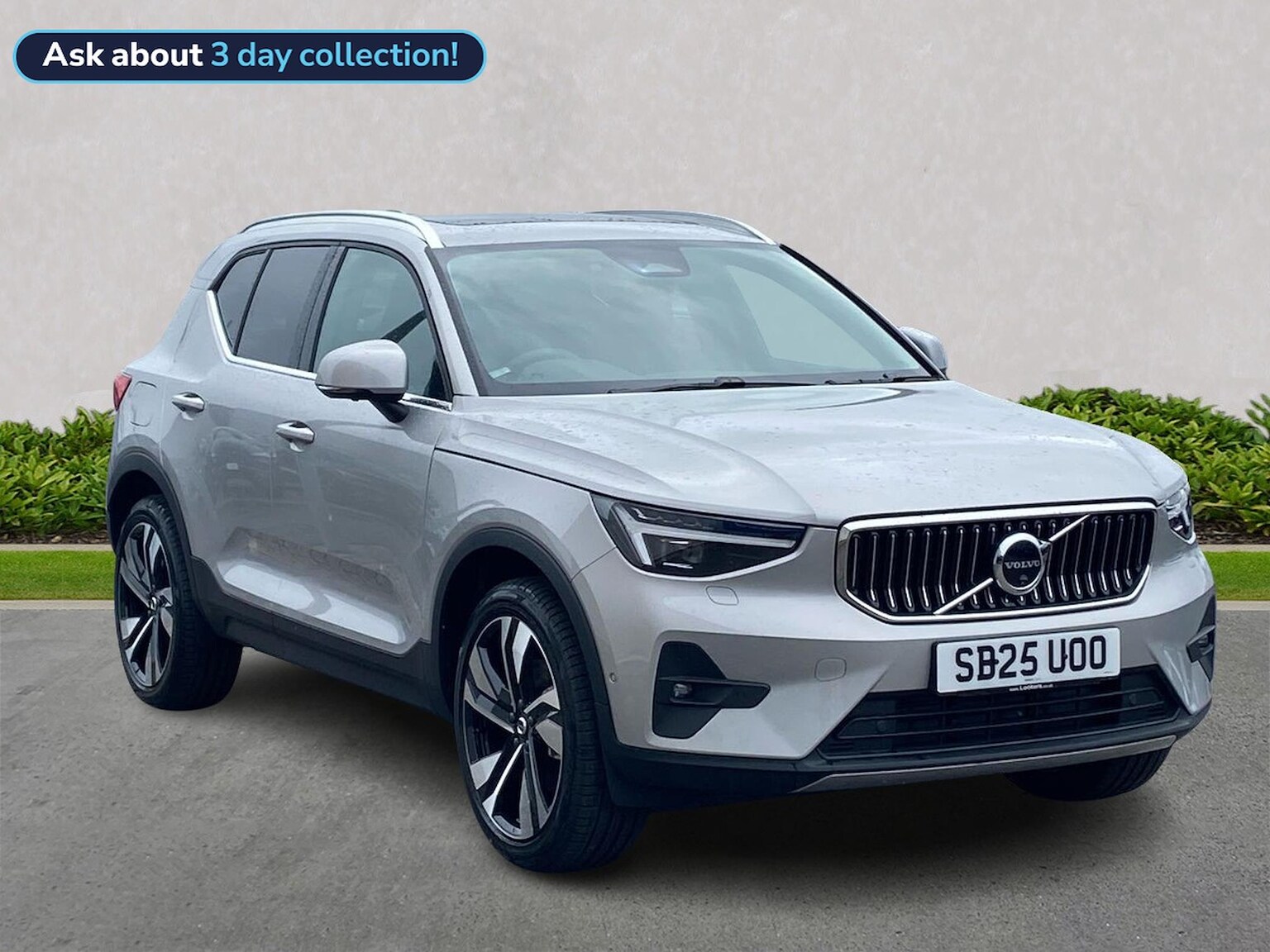 Dealer New VOLVO XC40 2.0 B4P Ultra Dark 5Dr Auto 2025 | Lookers Volvo