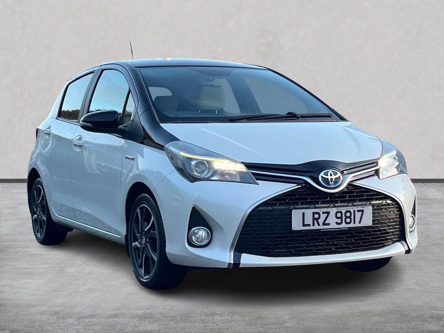 TOYOTA YARIS HATCHBACK 1.5 VVT-h Design Hatchback 5dr Petrol Hybrid E-CVT Euro 6 (101 ps)