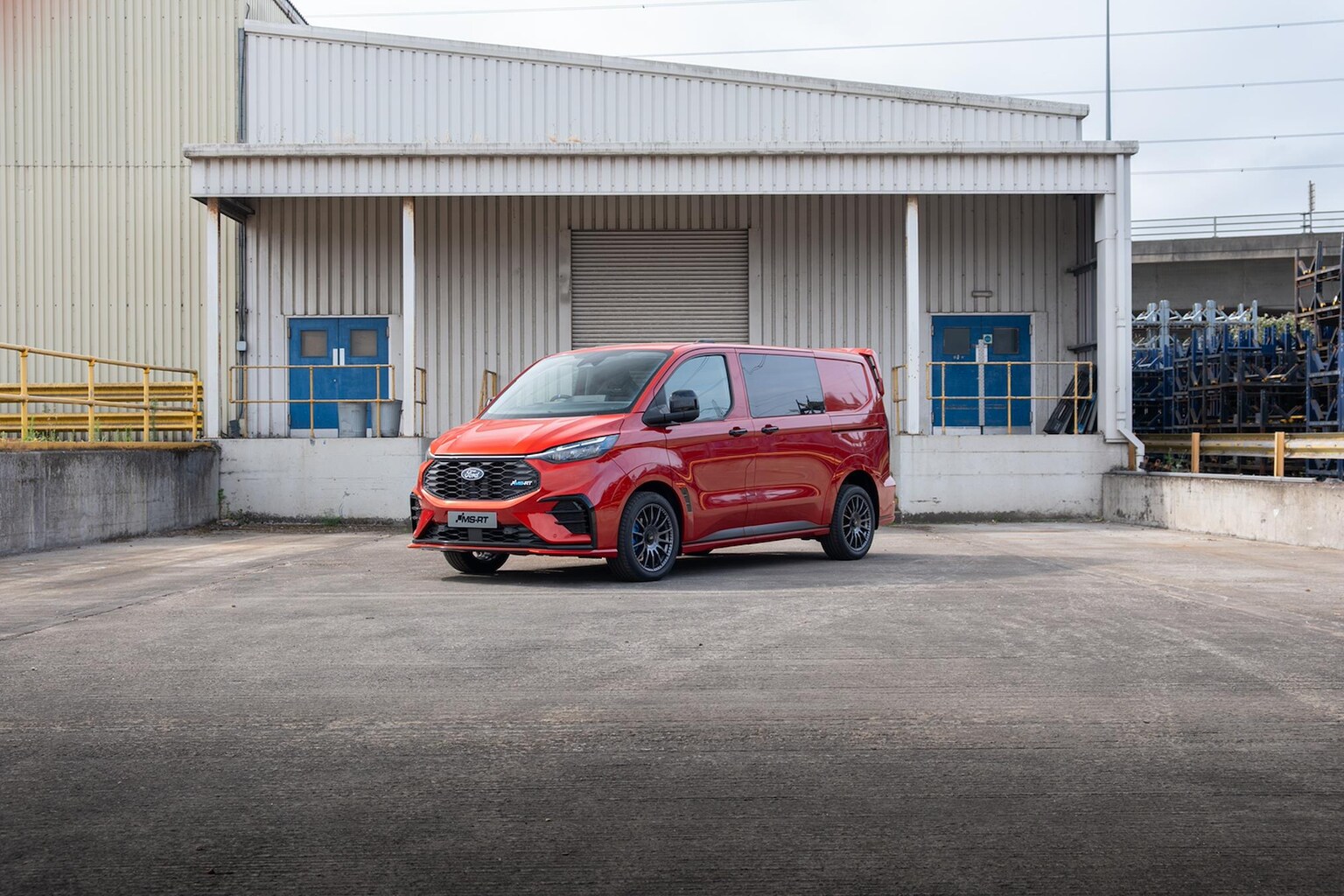 FORD TRANSIT CUSTOM 320 L1 PETROL FWD 2.5 Phev 232Ps H1 Van Ms-Rt Auto